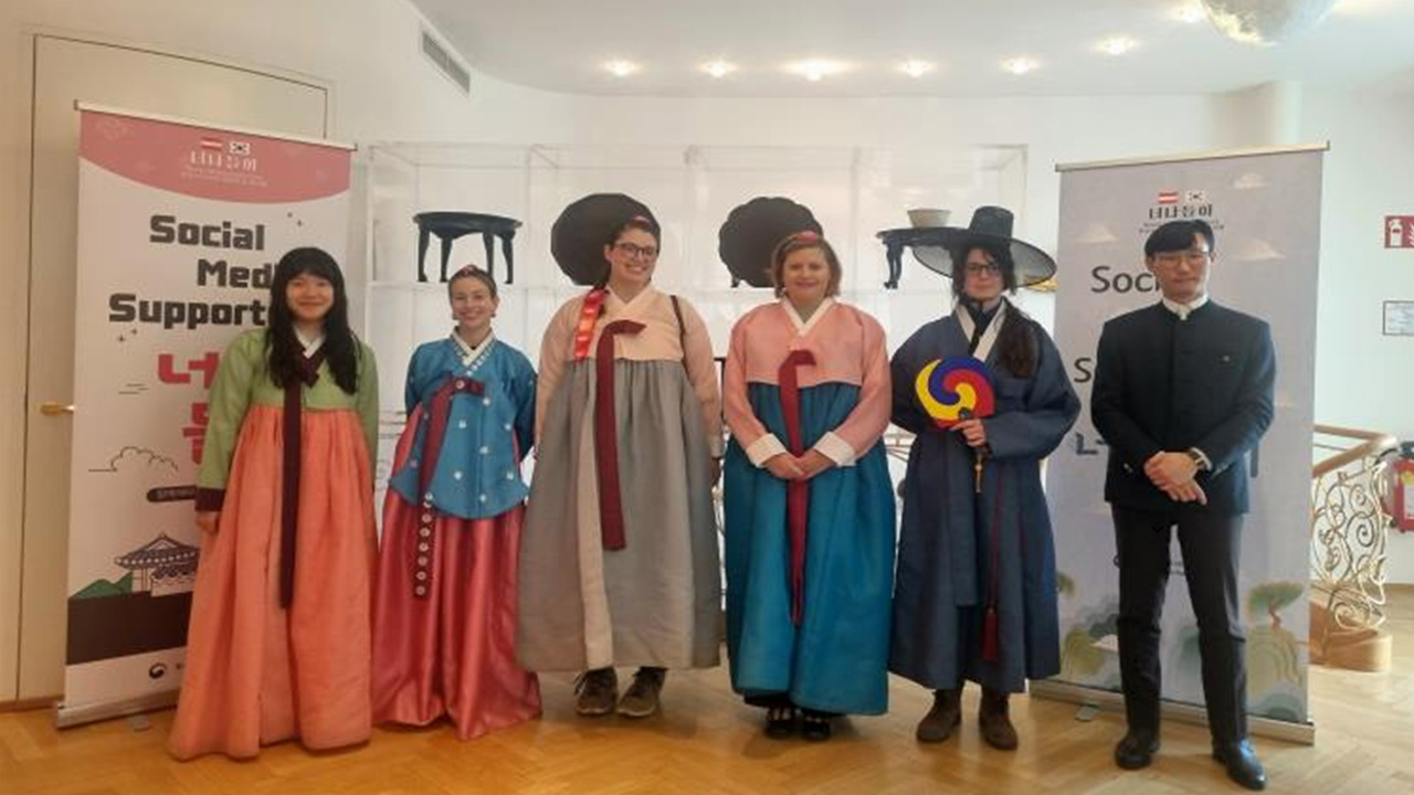 SNS Supporters (Austria)